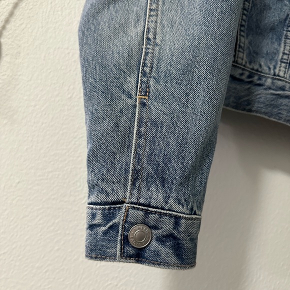 American Eagle Blue Floral Lined Cropped Denim Jacket - Picture 5 of 8